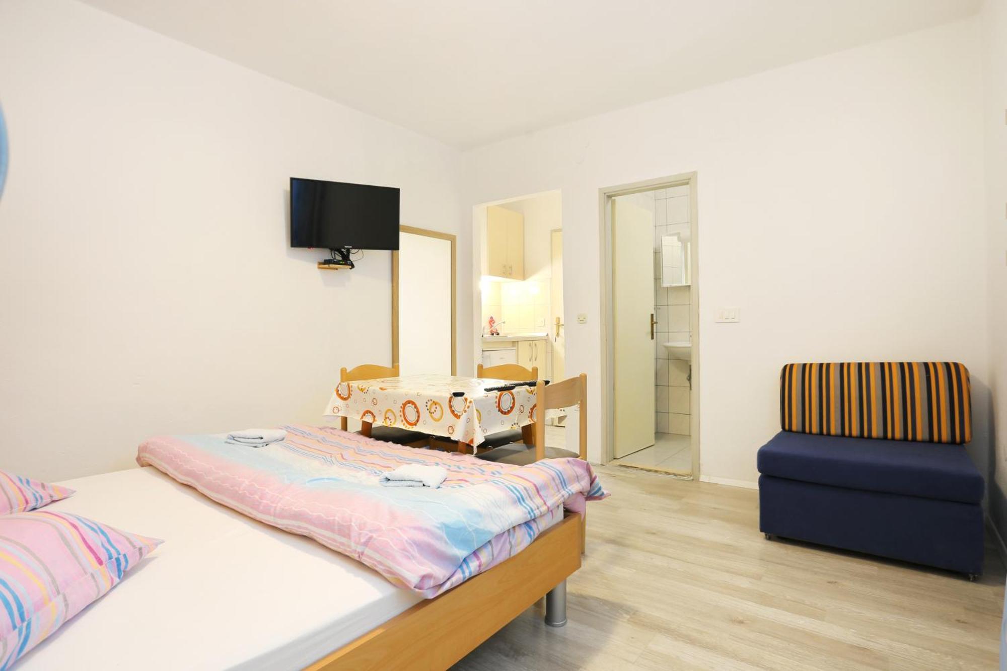 Apartments With A Parking Space Tucepi, Makarska - 6695 Rom bilde